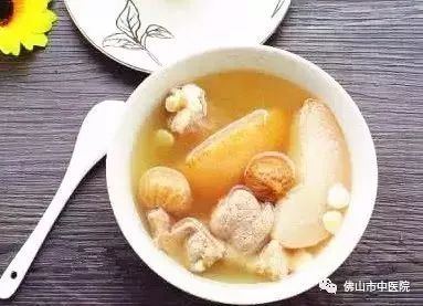 饮食养生重养肺 巧用家常食材滋阴润肺护健康