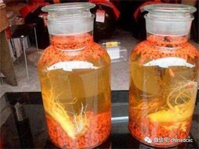 枸杞泡酒功效全解析：养生保健、益肾明目、提升免疫力等诸多益处